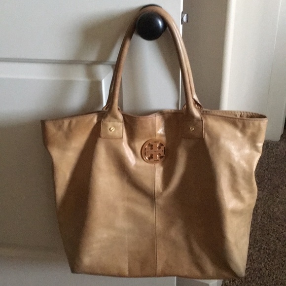 Tory Burch Handbags - 💯% Authentic Tory Burch X Large Leather Tote Bag
